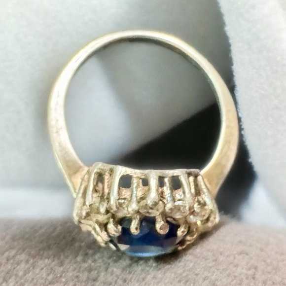 Designer Cubic Zirconia Sterling Silver Ring (6.5) - Picture 3 of 5